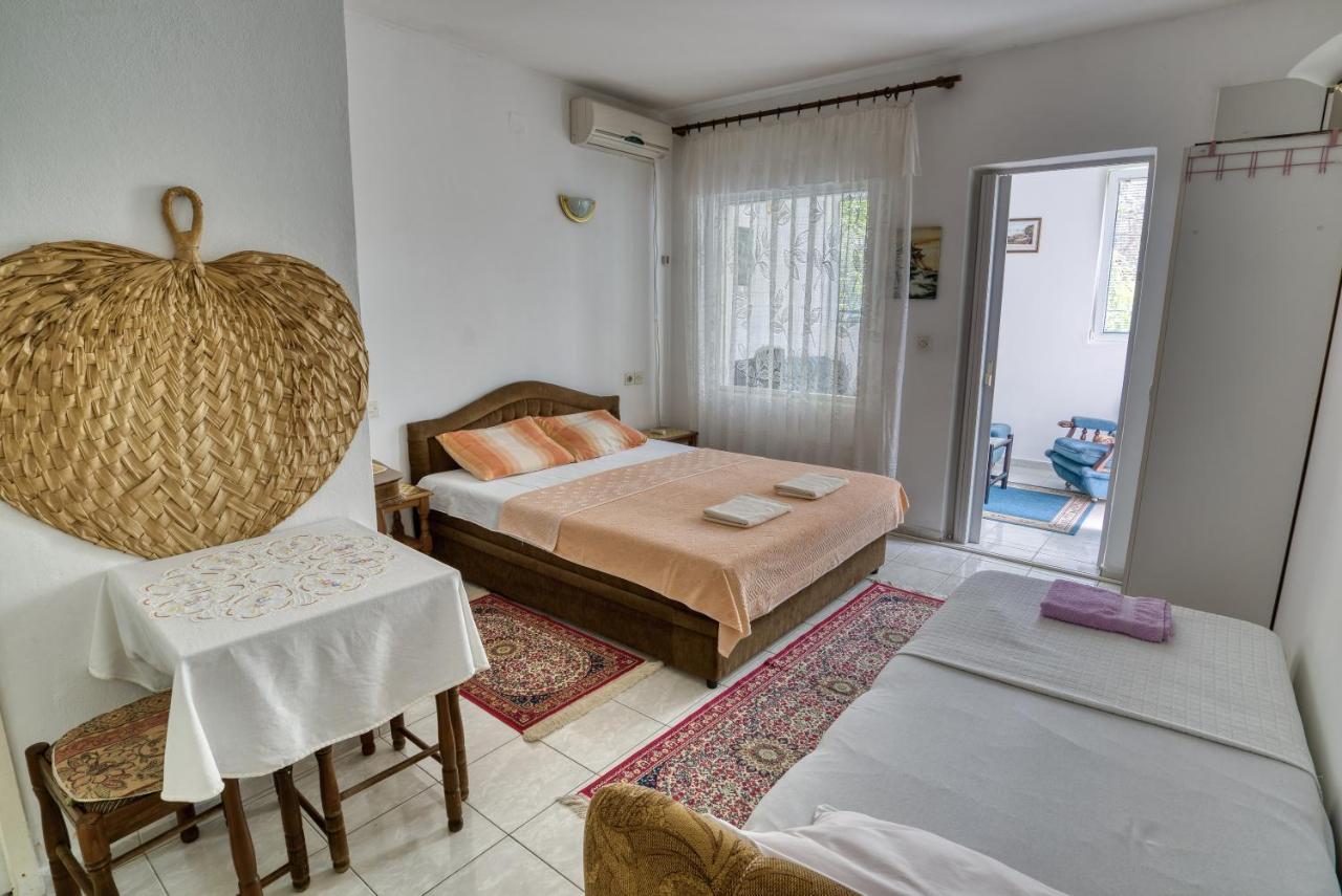 Guest House Vukovic Petrovac Exterior photo