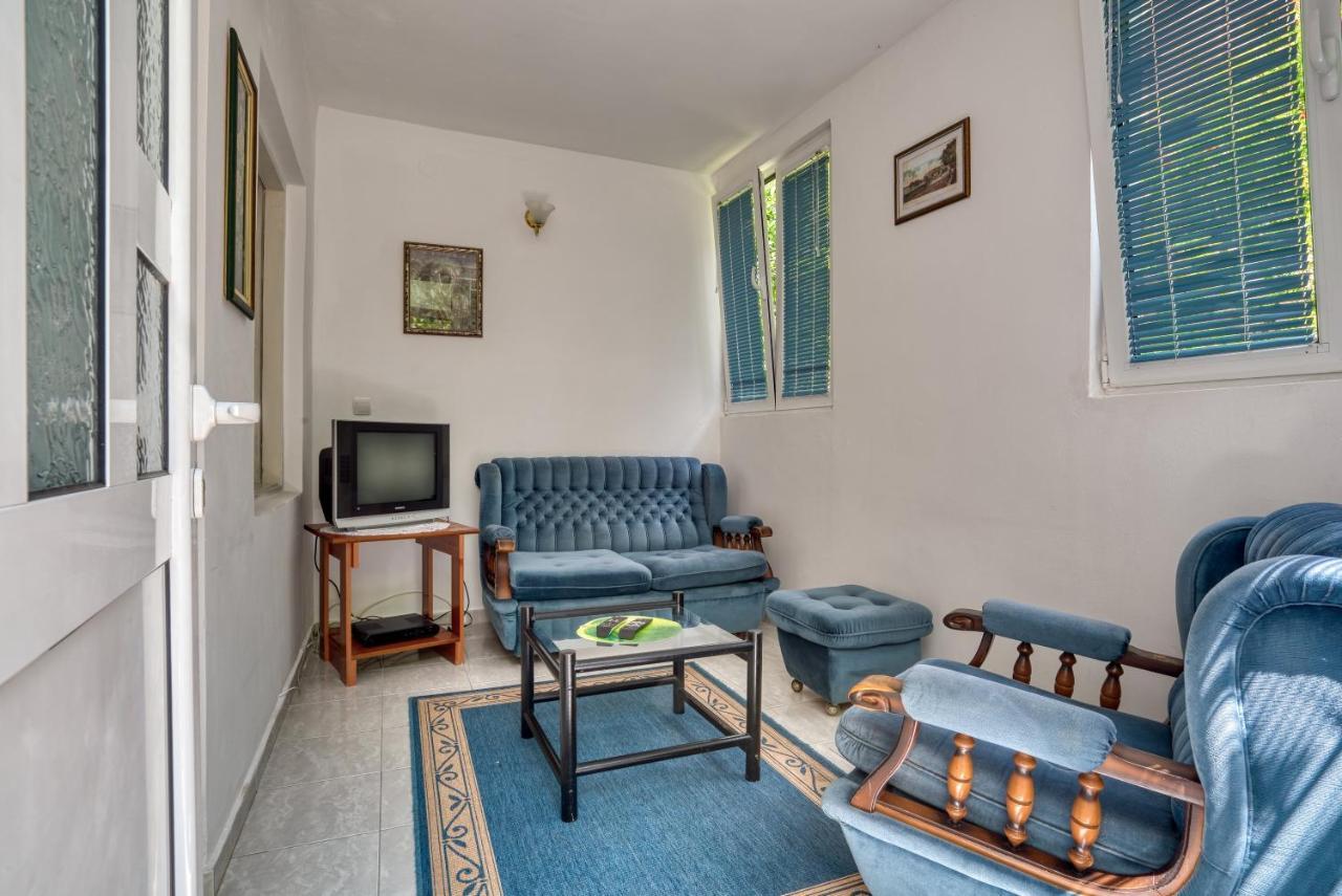 Guest House Vukovic Petrovac Exterior photo