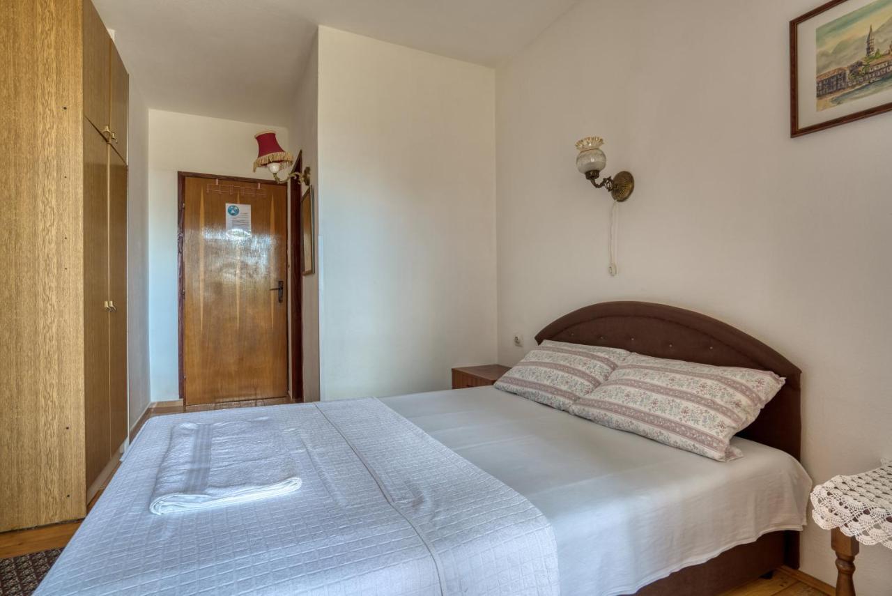 Guest House Vukovic Petrovac Exterior photo